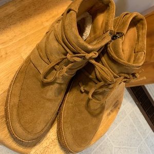 Ugg ankle bootie